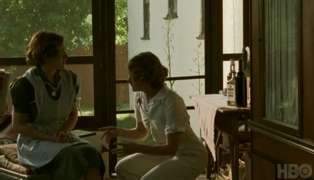 mildred_pierce_making_of_mildred_pierce_2827329.jpg