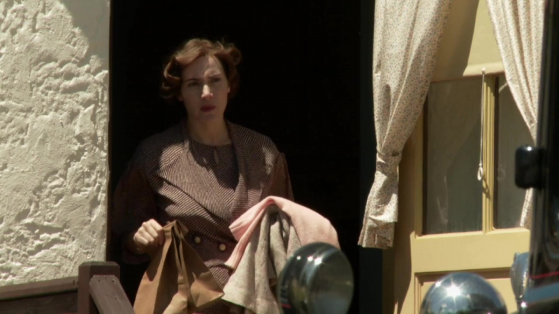mildred_pierce_an_invitation_to_the_set_289529.jpg