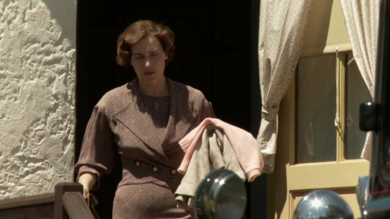 mildred_pierce_an_invitation_to_the_set_289829.jpg