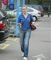 Filename=candids_2002_6_28829.jpg
Filesize=2465KiB
Dimensions=1971x2999
Date added=Apr 23, 2022 candids_2002_6_28829.jpg